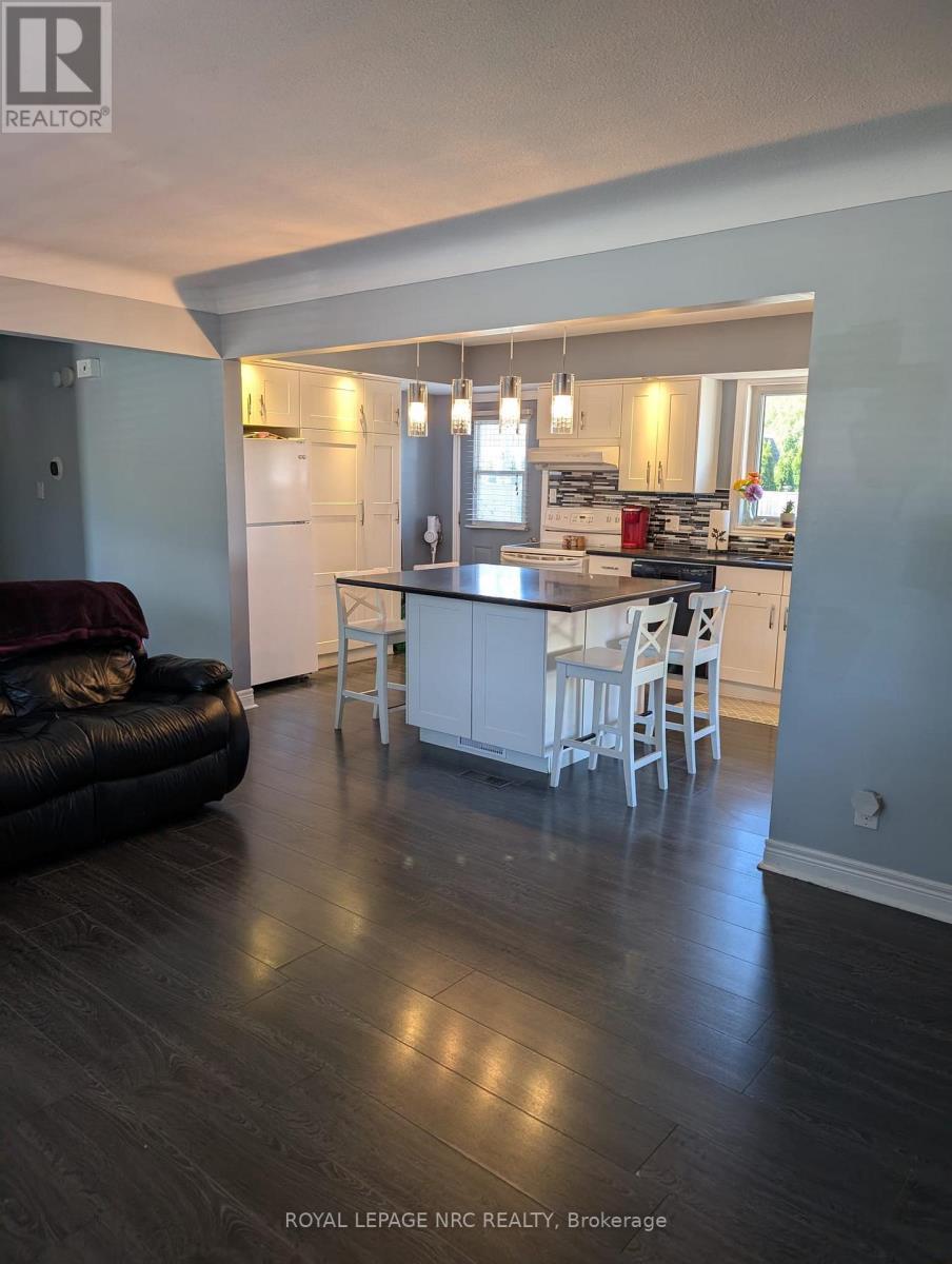 












3071 BASSWOOD COURT

,
Niagara Falls (Church's Lane),




Ontario
L2J2G9

