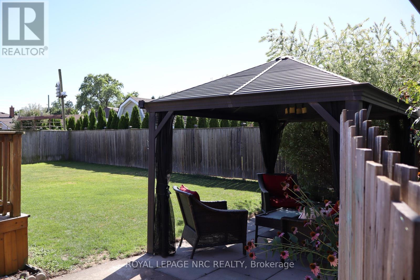 












3071 BASSWOOD COURT

,
Niagara Falls (Church's Lane),




Ontario
L2J2G9


