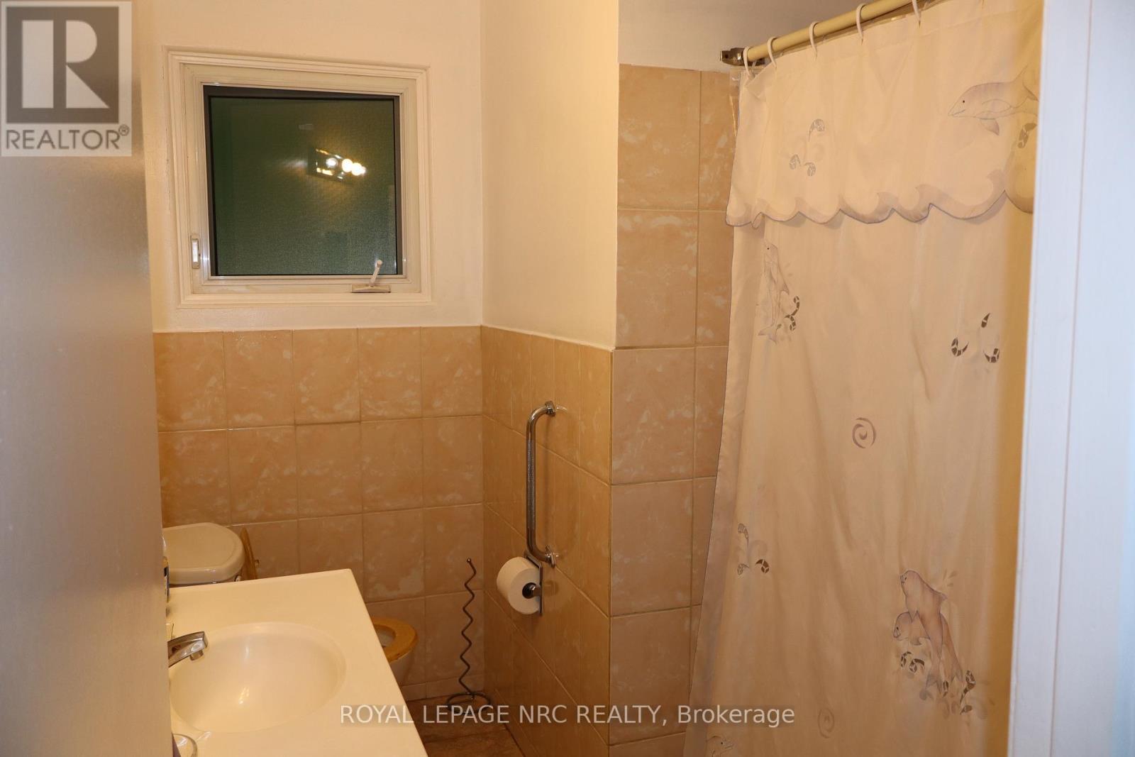 












3071 BASSWOOD COURT

,
Niagara Falls (Church's Lane),




Ontario
L2J2G9

