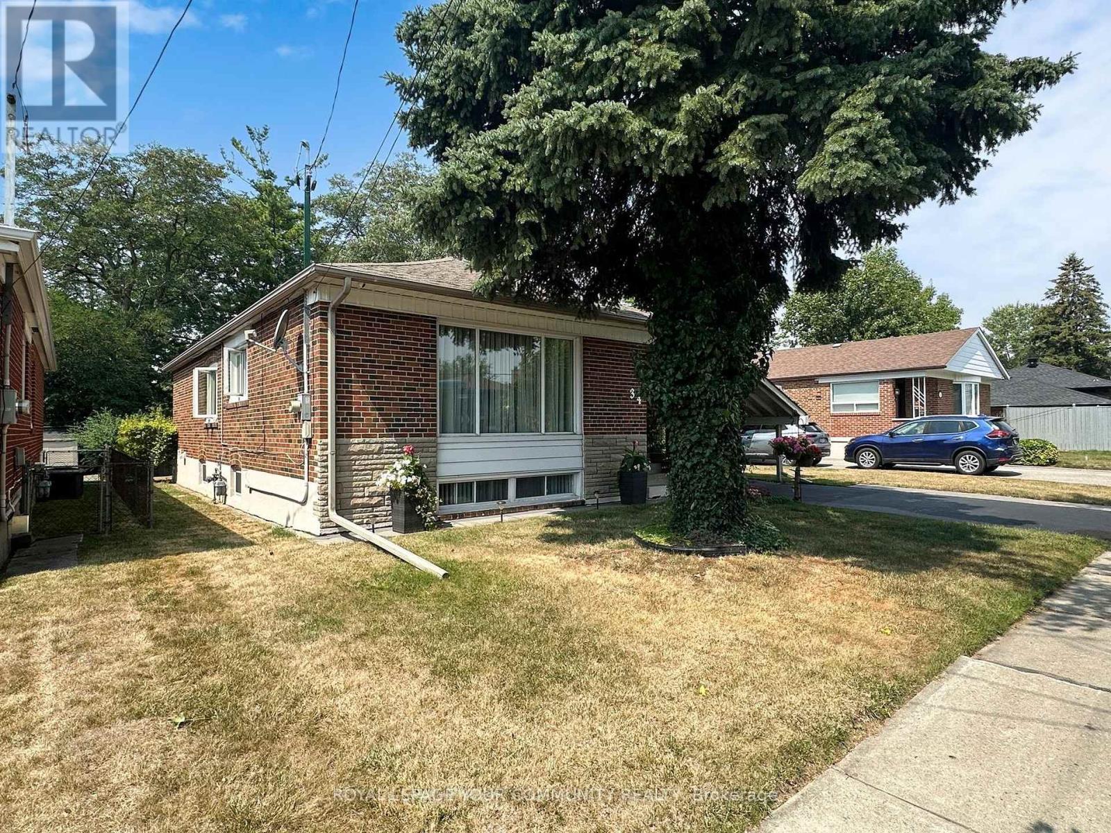












34 DROXFORD AVENUE

,
Toronto,




Ontario
M1R1K2


