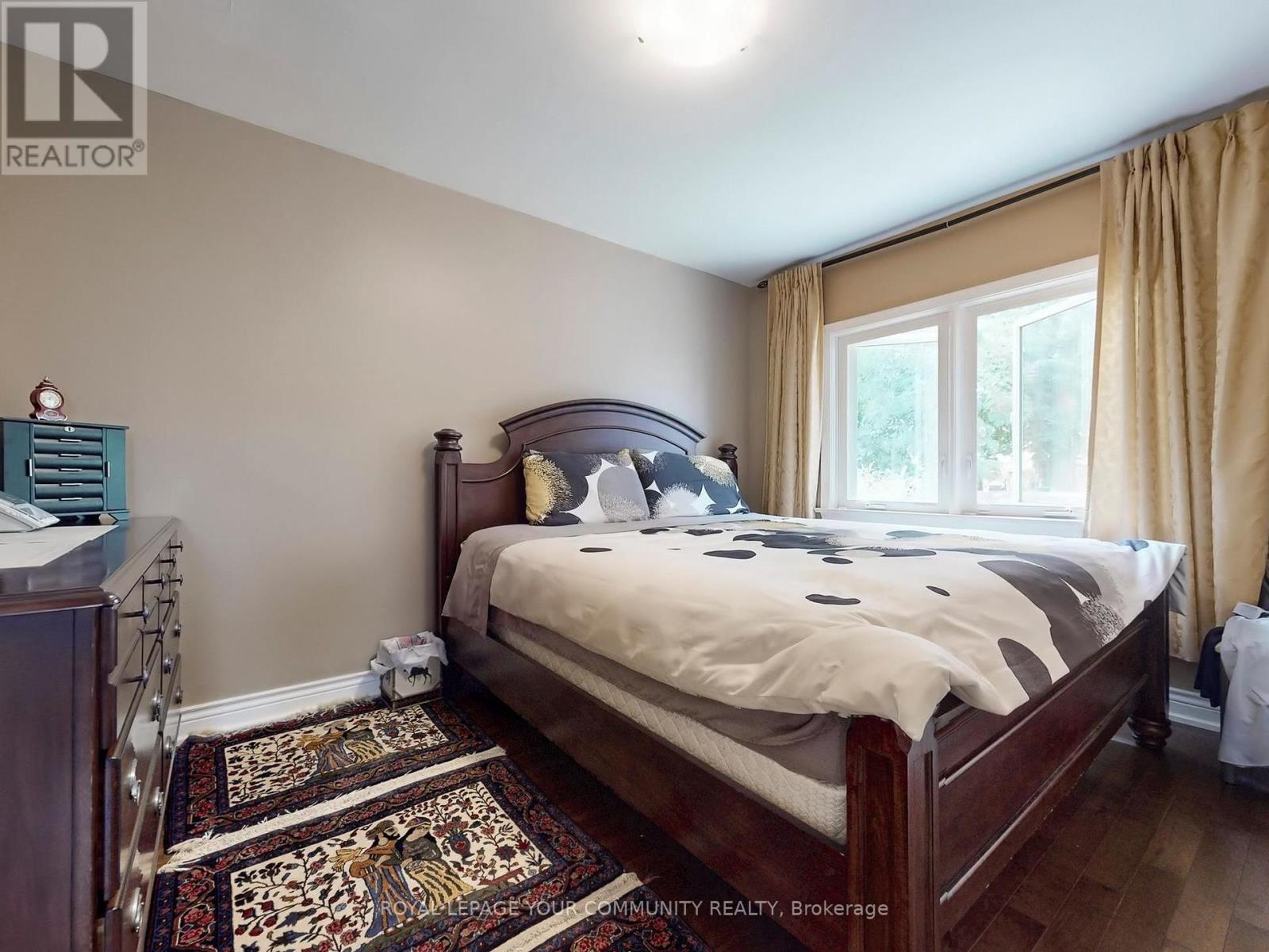 












34 DROXFORD AVENUE

,
Toronto,




Ontario
M1R1K2

