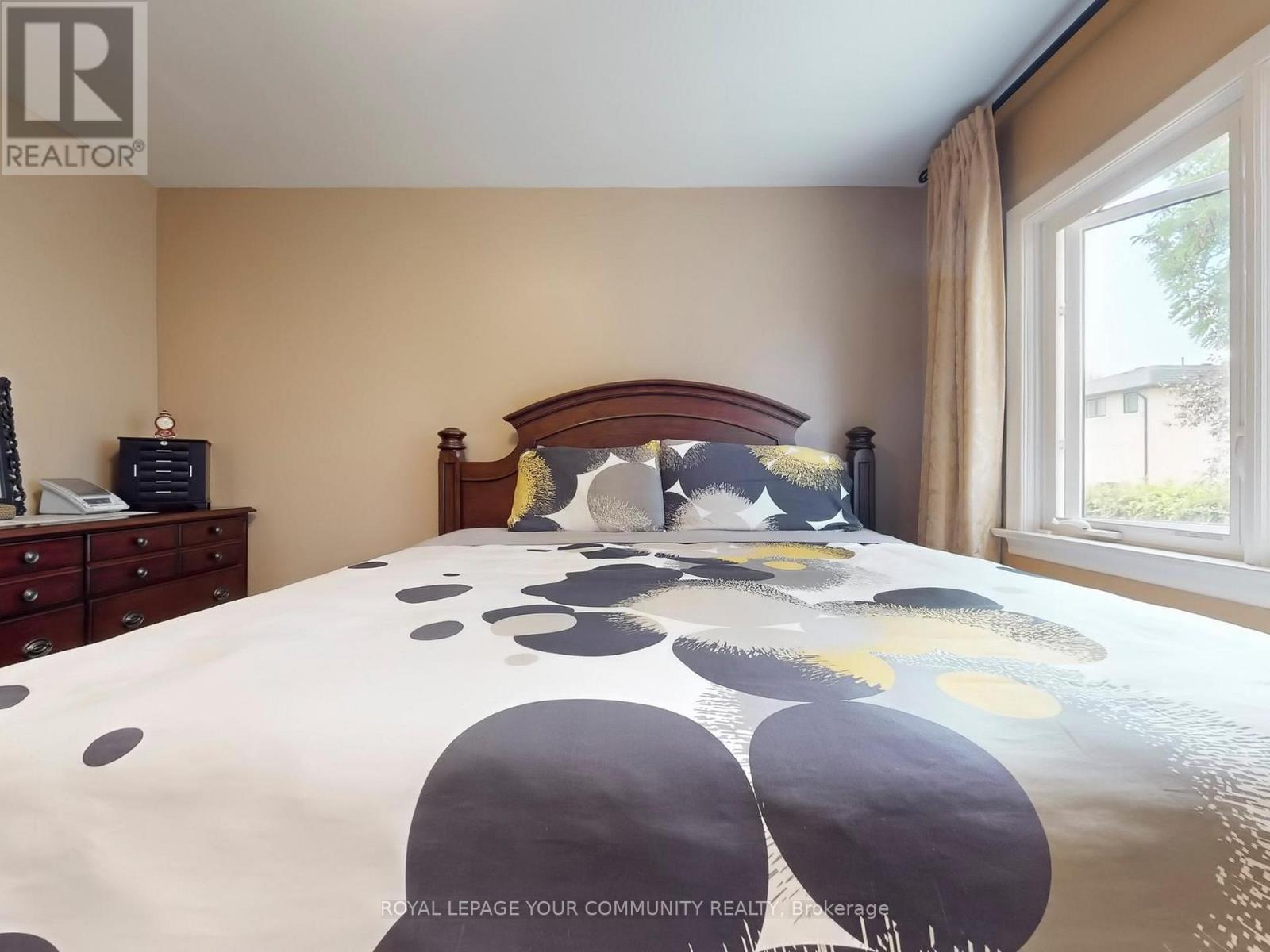 












34 DROXFORD AVENUE

,
Toronto,




Ontario
M1R1K2


