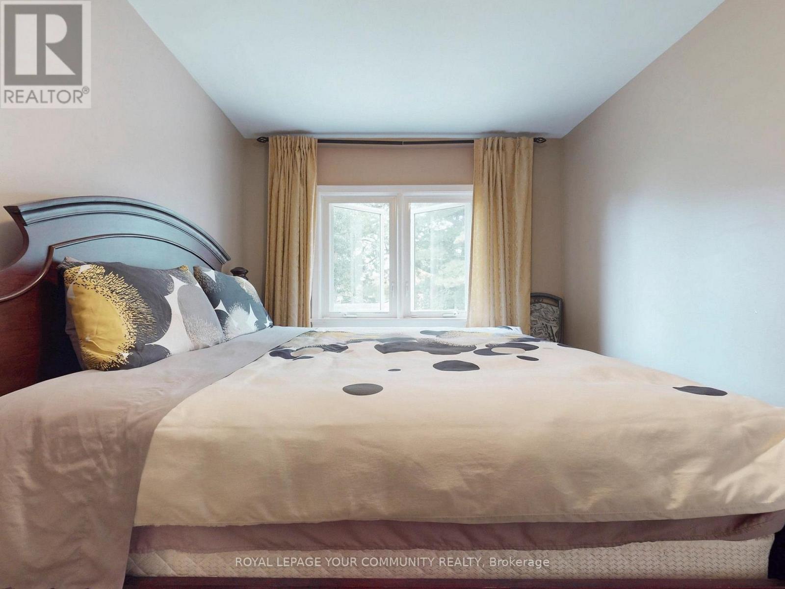 












34 DROXFORD AVENUE

,
Toronto,




Ontario
M1R1K2

