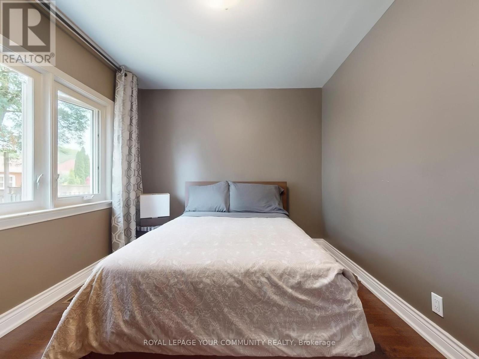 












34 DROXFORD AVENUE

,
Toronto,




Ontario
M1R1K2

