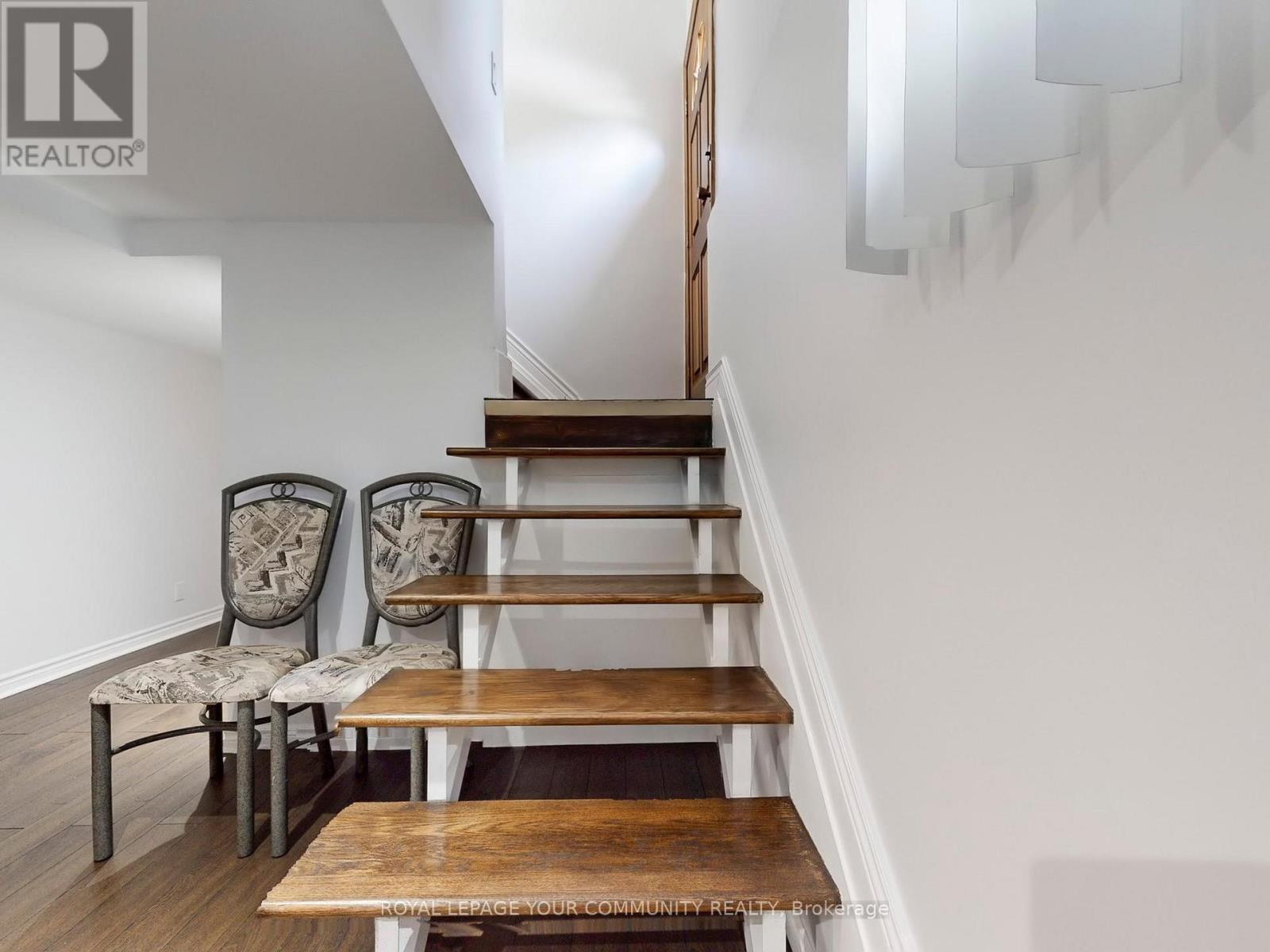 












34 DROXFORD AVENUE

,
Toronto,




Ontario
M1R1K2

