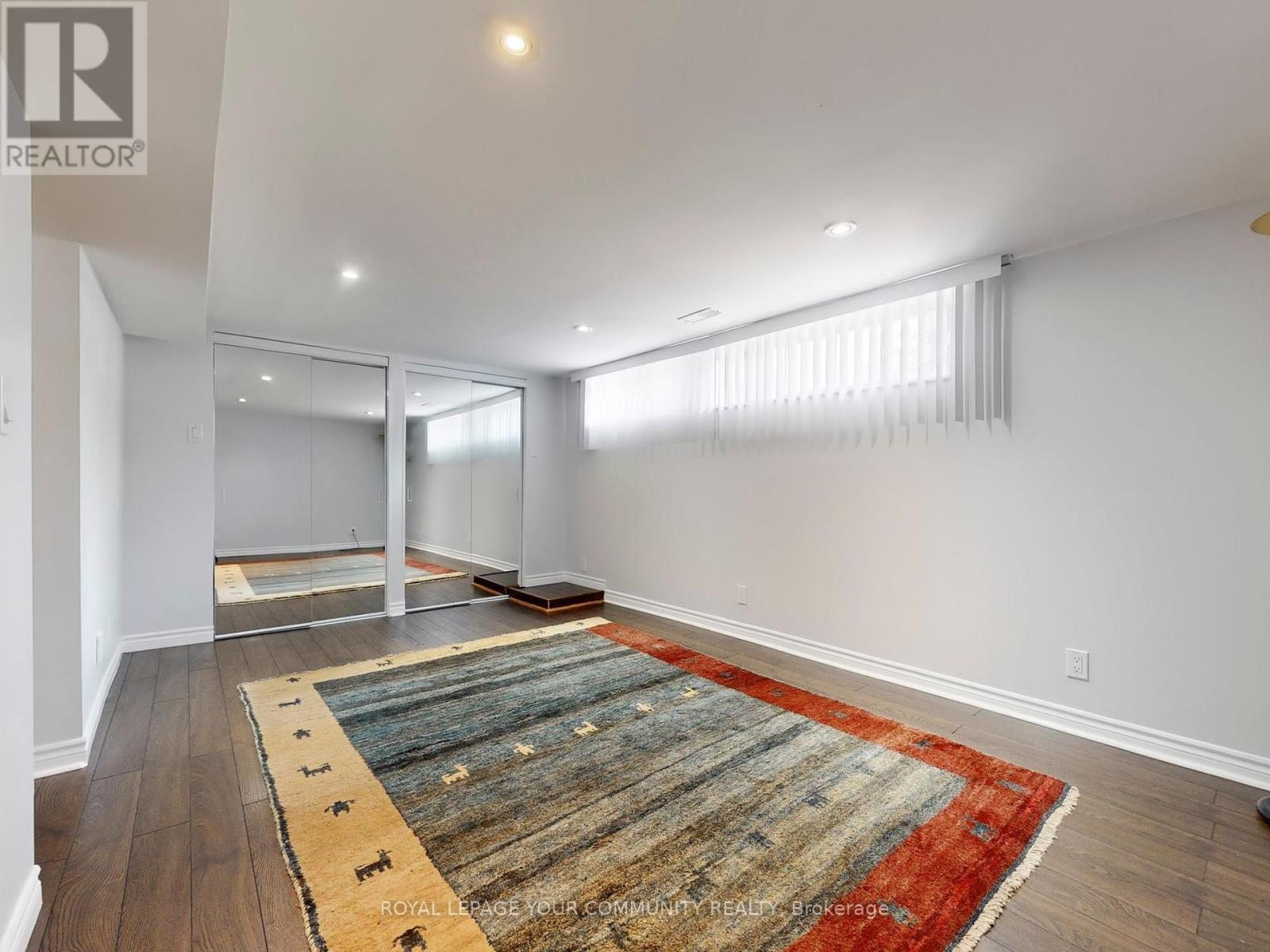 












34 DROXFORD AVENUE

,
Toronto,




Ontario
M1R1K2

