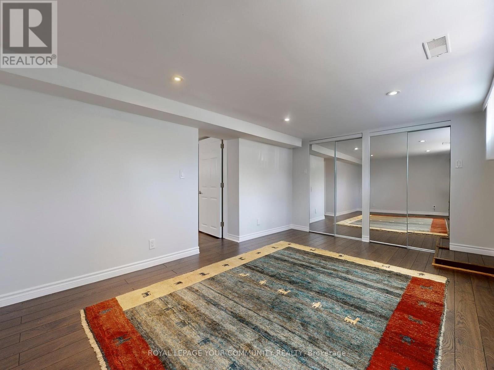 












34 DROXFORD AVENUE

,
Toronto,




Ontario
M1R1K2

