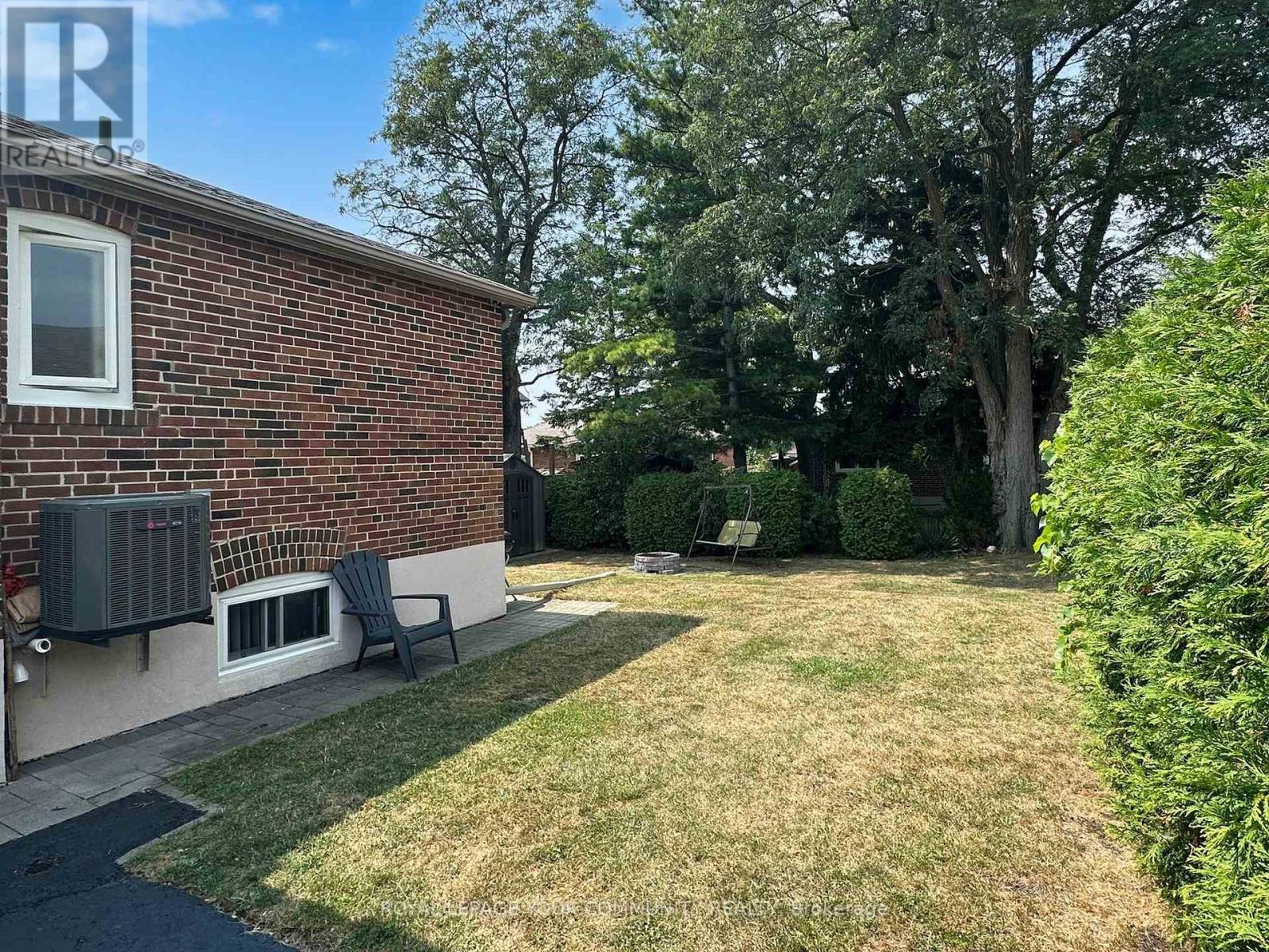 












34 DROXFORD AVENUE

,
Toronto,




Ontario
M1R1K2

