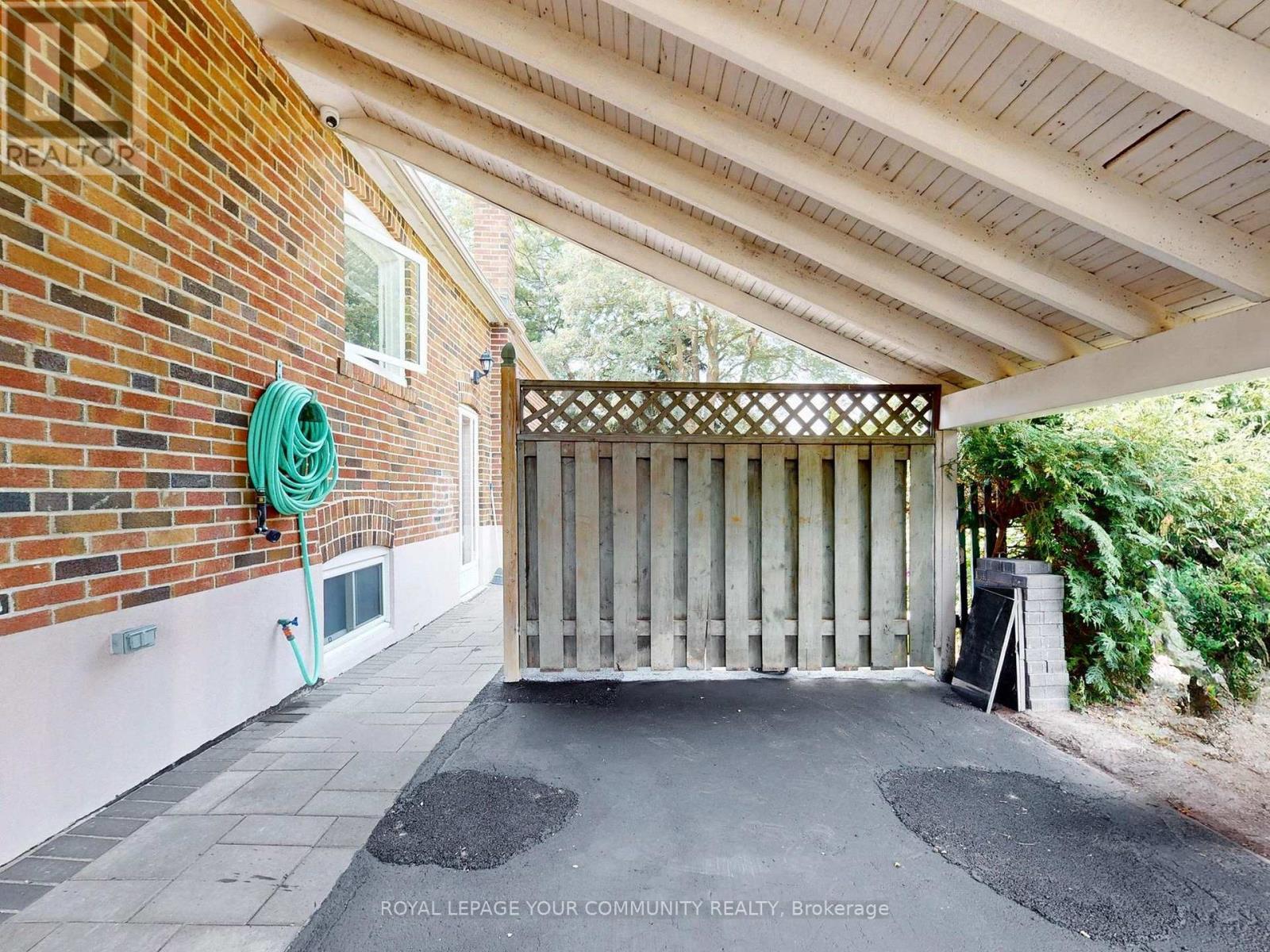 












34 DROXFORD AVENUE

,
Toronto,




Ontario
M1R1K2

