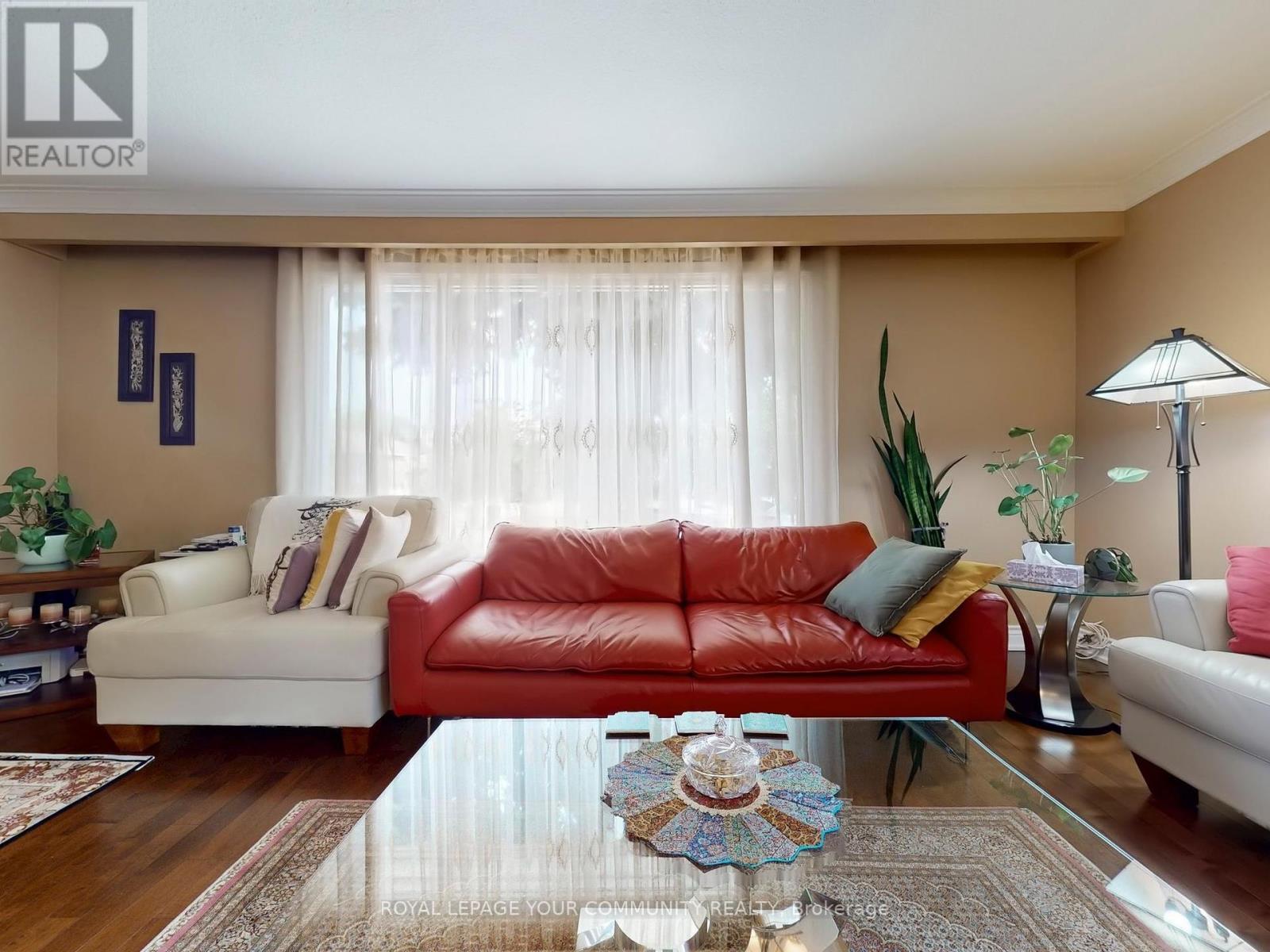 












34 DROXFORD AVENUE

,
Toronto,




Ontario
M1R1K2

