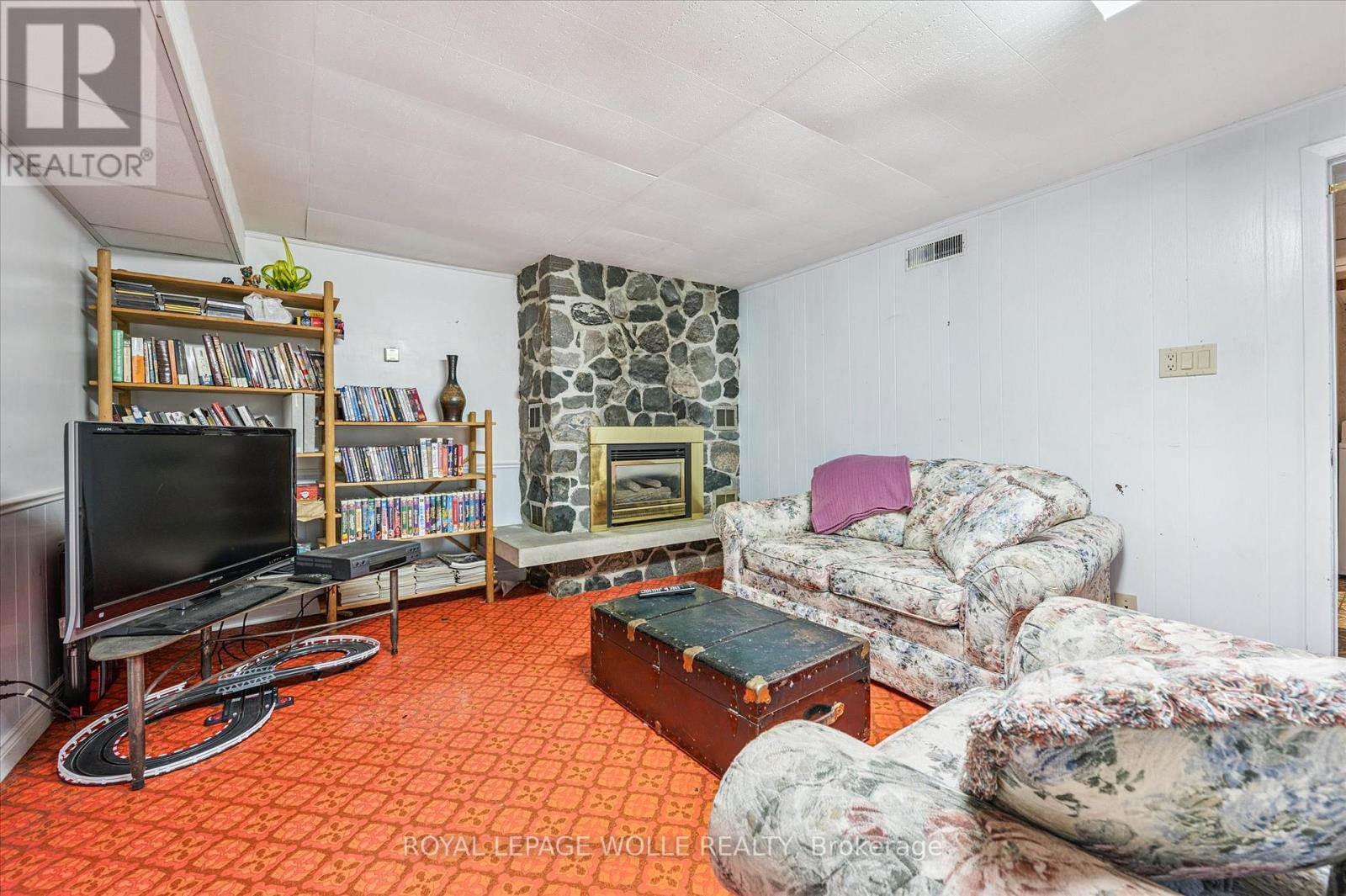 












24 PEEL STREET

,
Woolwich,




Ontario
N0B2V0

