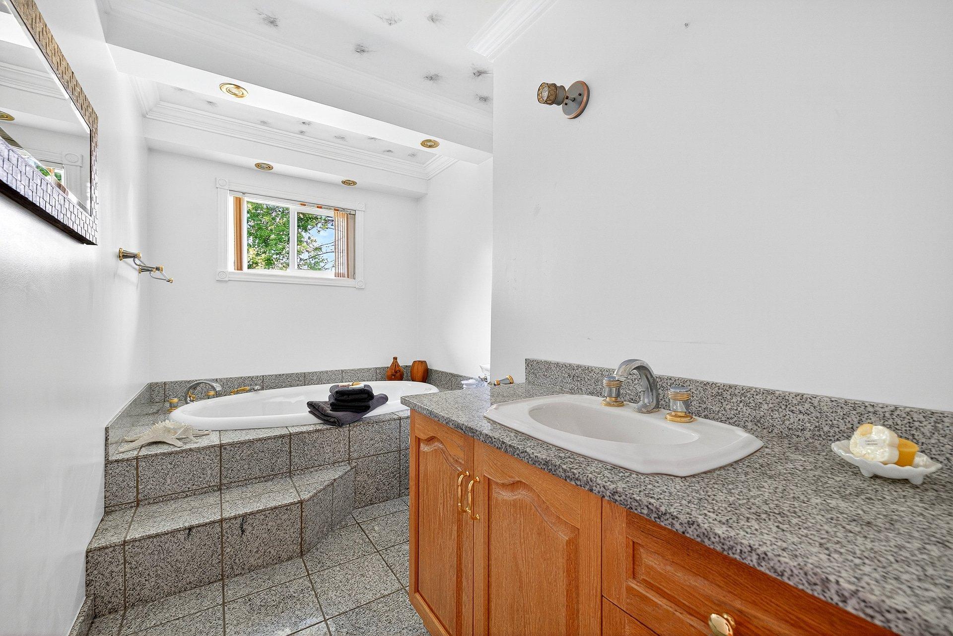 









59


Rue Frontenac

,
Shawville,




QC
J0X2Y0

