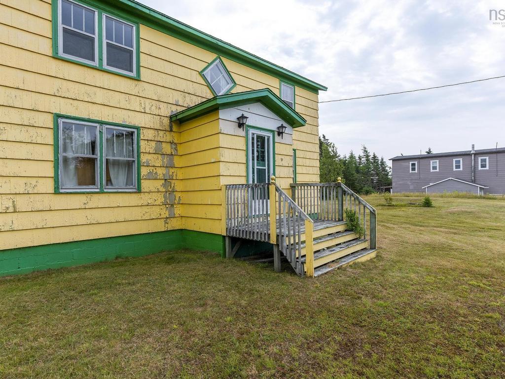 












42 Moser River North Road

,
Moser River,




NS
B0J 2K0

