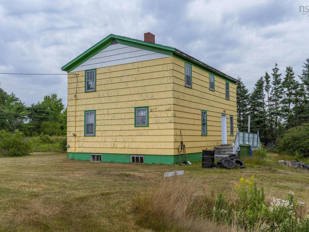 












42 Moser River North Road

,
Moser River,




NS
B0J 2K0

