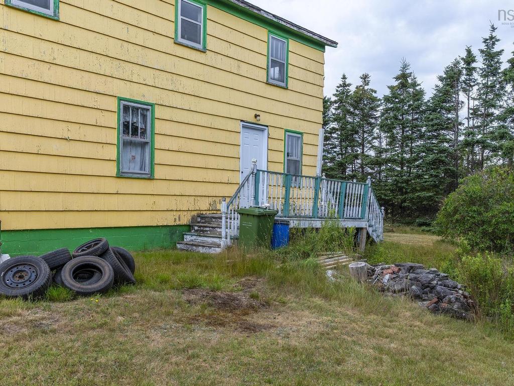 












42 Moser River North Road

,
Moser River,




NS
B0J 2K0

