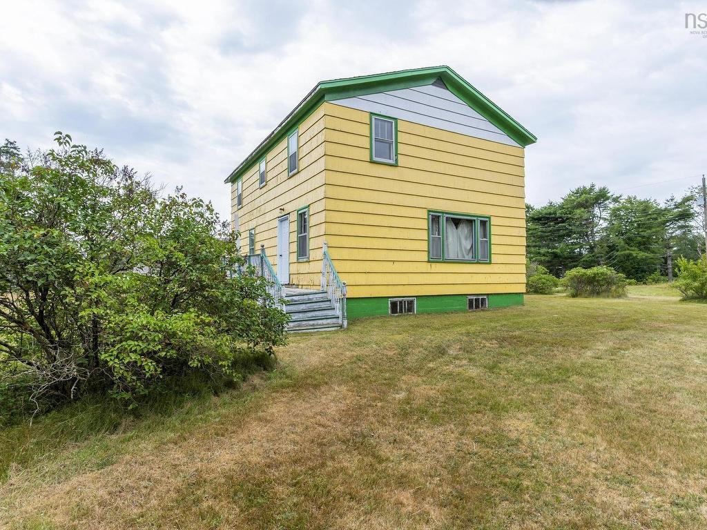 












42 Moser River North Road

,
Moser River,




NS
B0J 2K0

