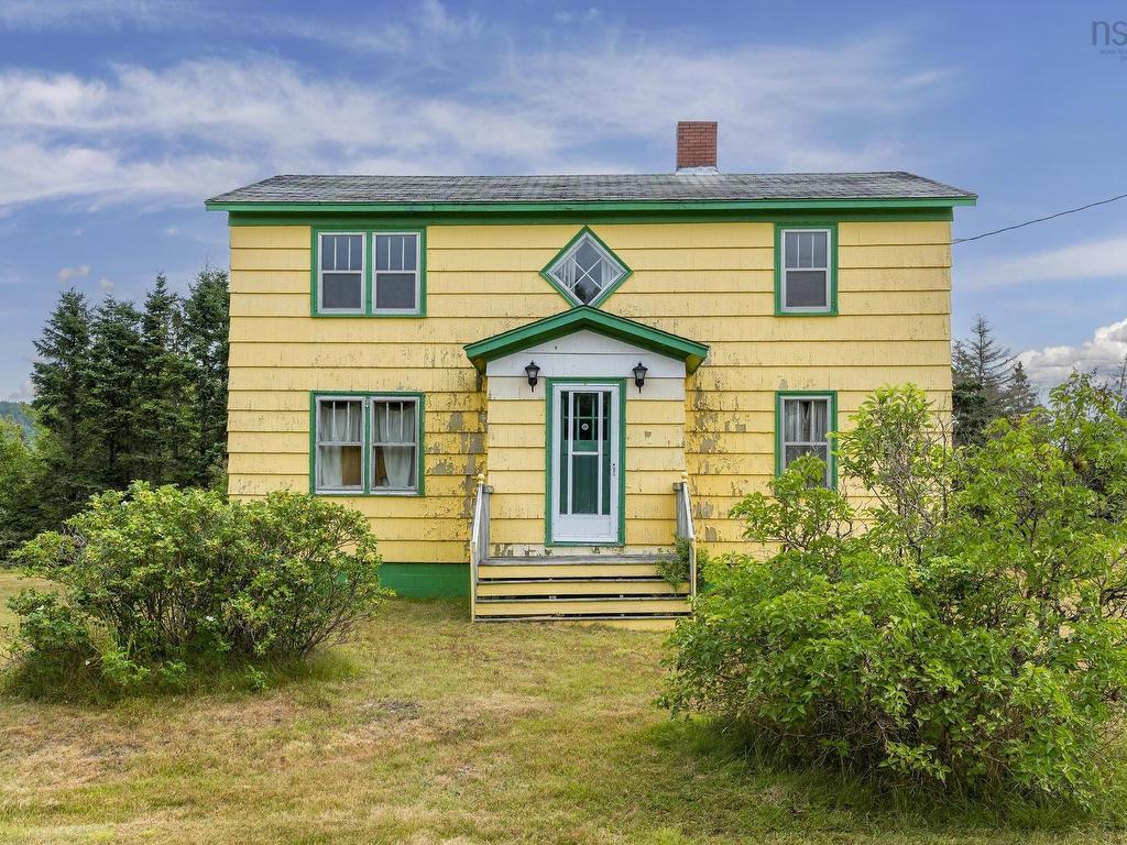 












42 Moser River North Road

,
Moser River,




NS
B0J 2K0

