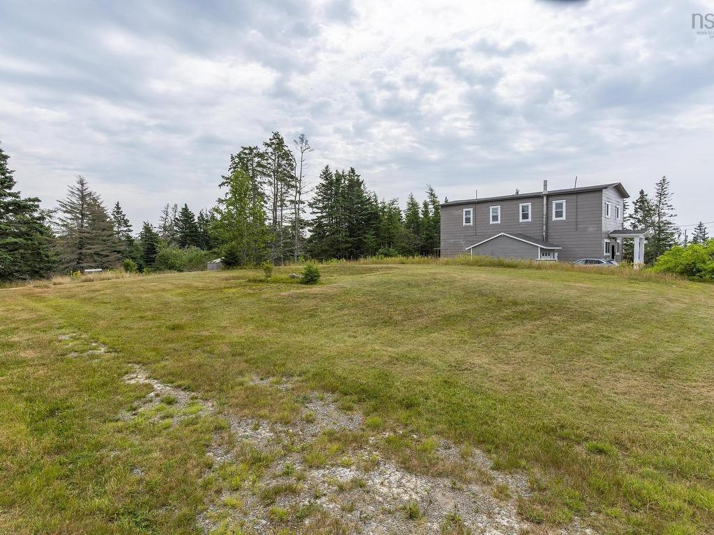 












42 Moser River North Road

,
Moser River,




NS
B0J 2K0

