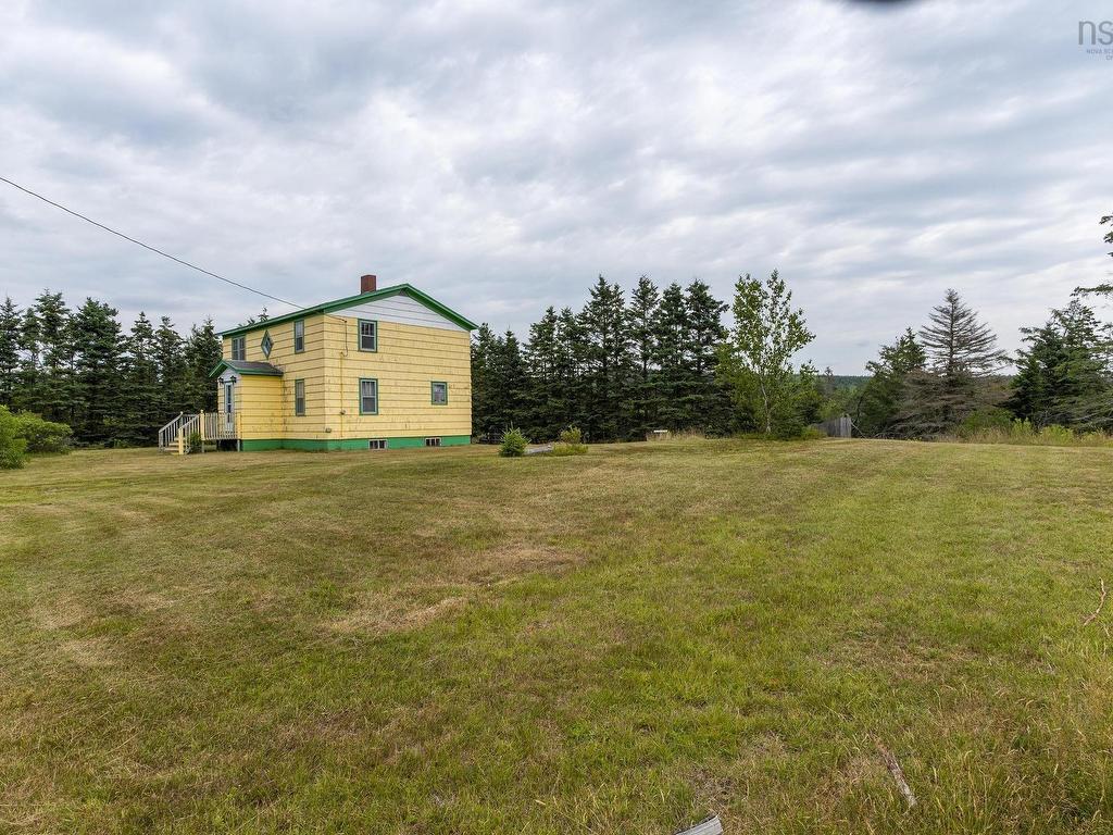 












42 Moser River North Road

,
Moser River,




NS
B0J 2K0

