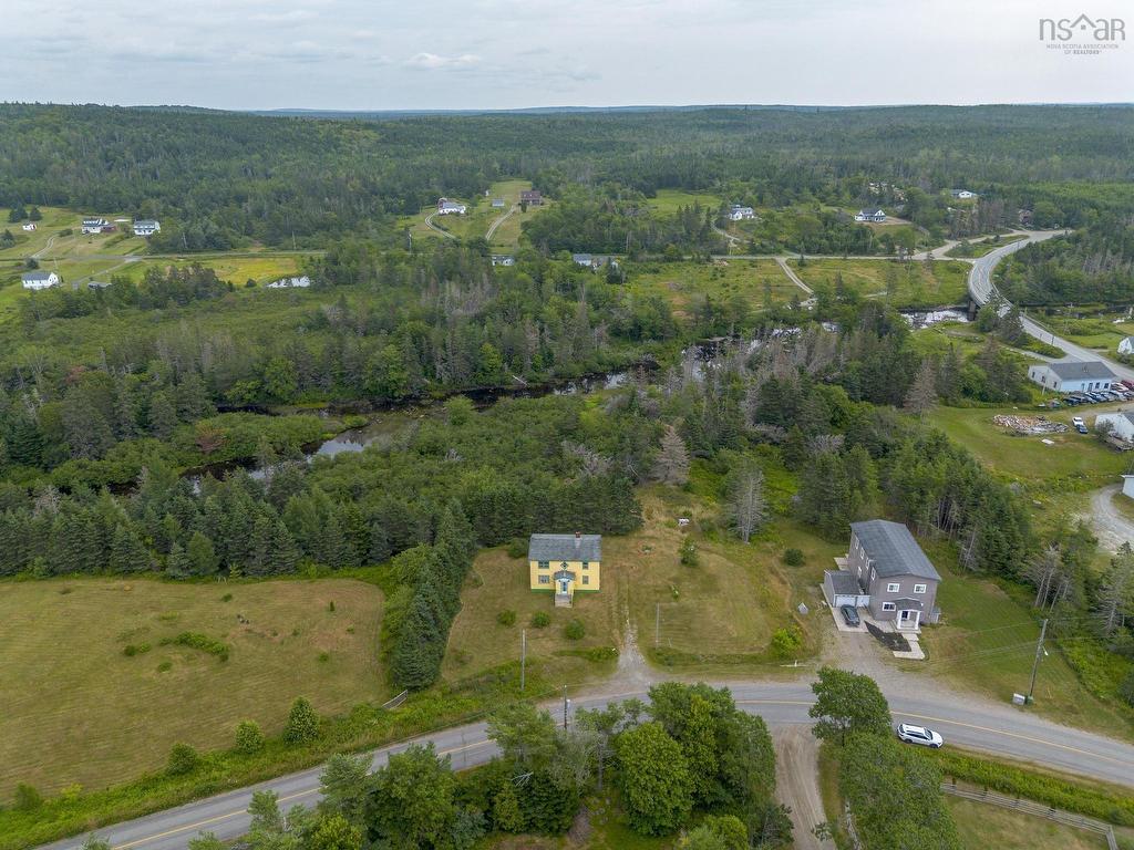 












42 Moser River North Road

,
Moser River,




NS
B0J 2K0


