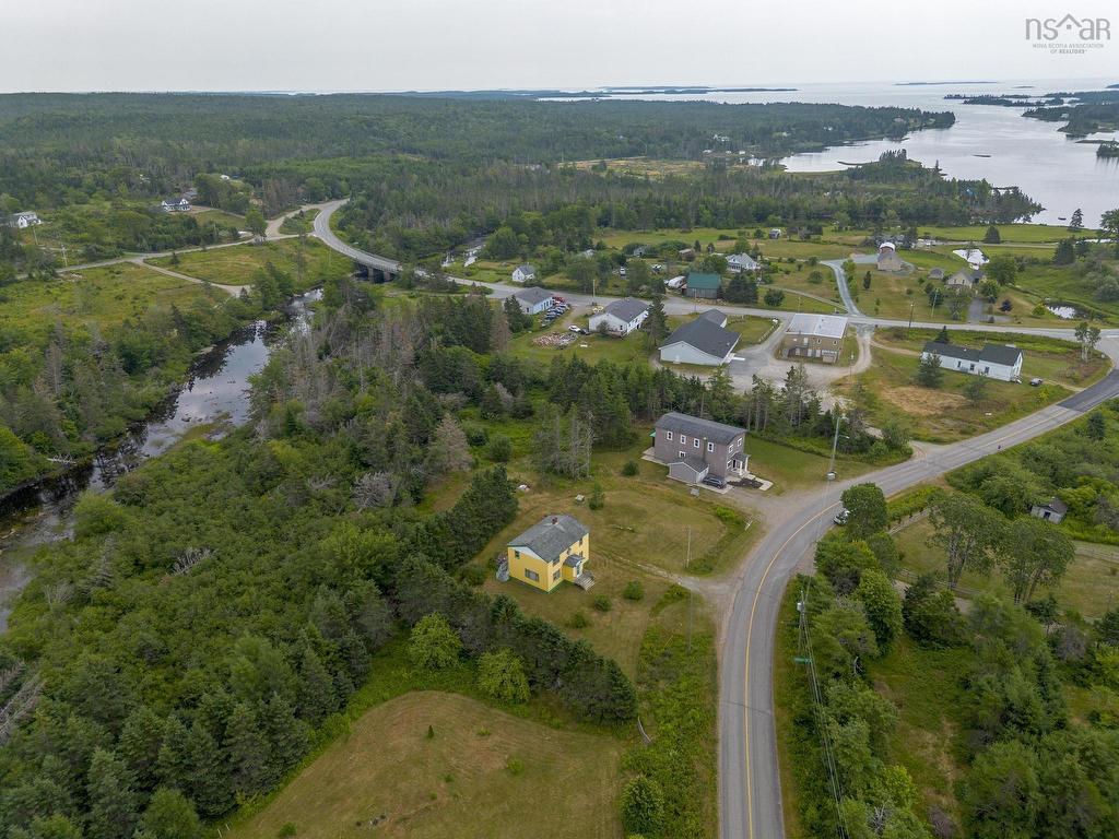 












42 Moser River North Road

,
Moser River,




NS
B0J 2K0

