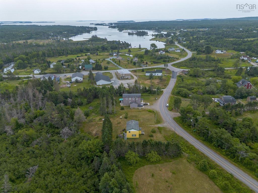 












42 Moser River North Road

,
Moser River,




NS
B0J 2K0

