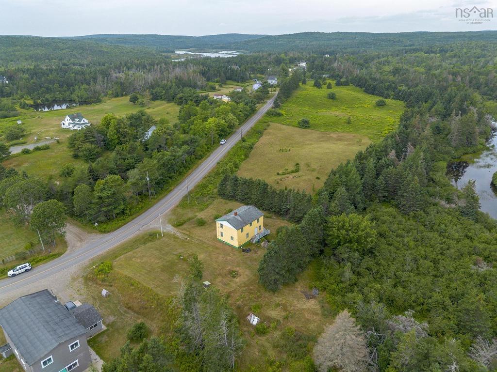 












42 Moser River North Road

,
Moser River,




NS
B0J 2K0

