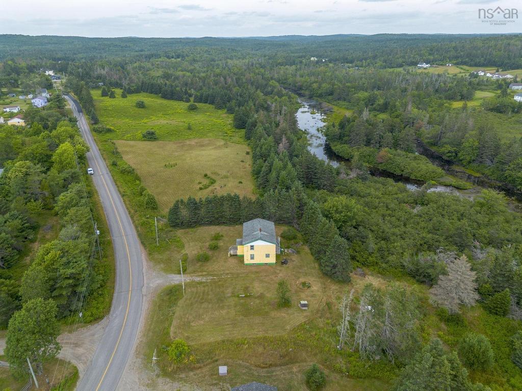 












42 Moser River North Road

,
Moser River,




NS
B0J 2K0

