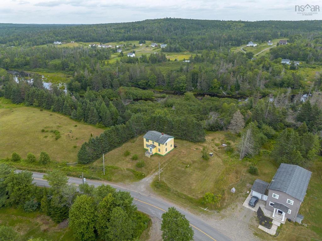 












42 Moser River North Road

,
Moser River,




NS
B0J 2K0

