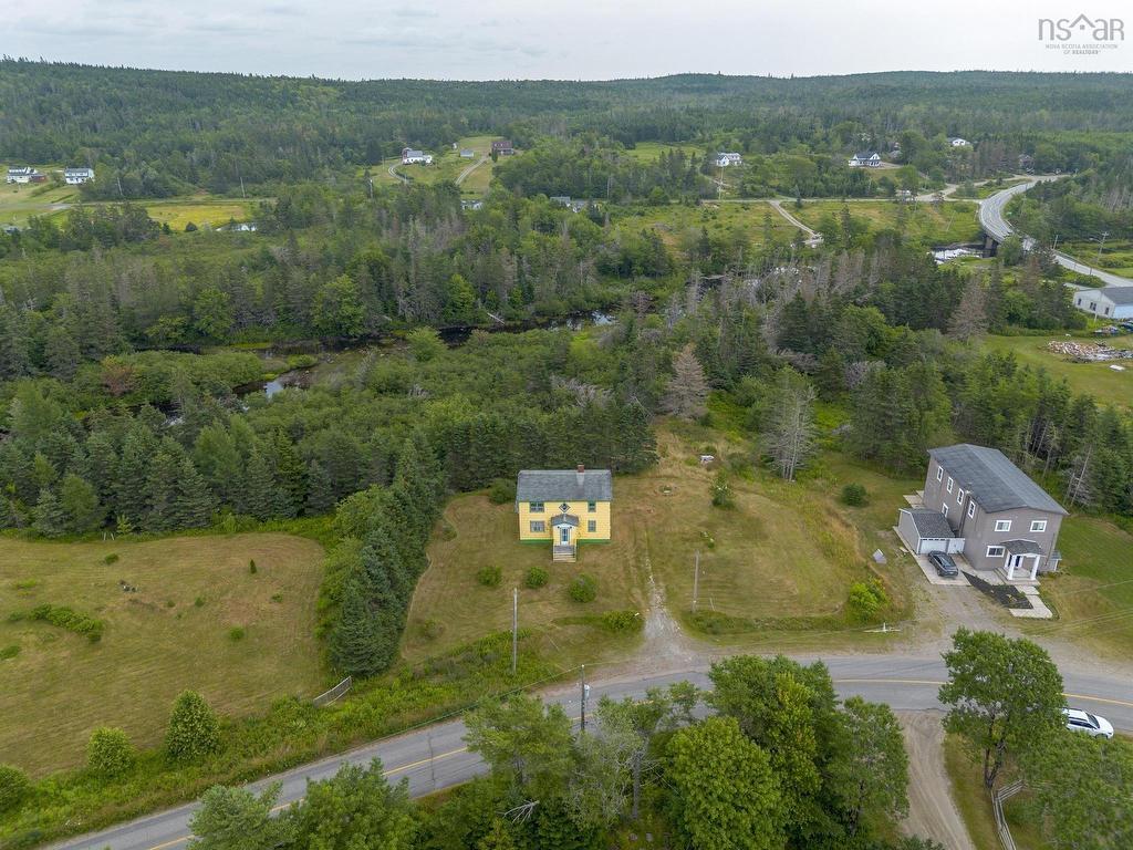 












42 Moser River North Road

,
Moser River,




NS
B0J 2K0

