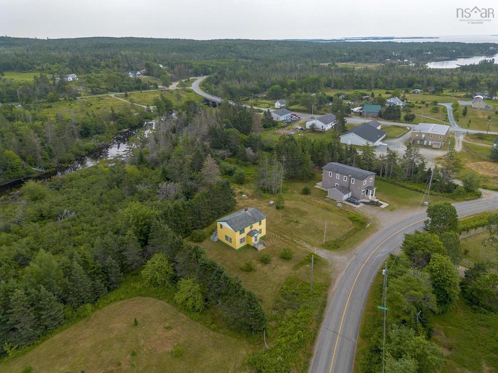 












42 Moser River North Road

,
Moser River,




NS
B0J 2K0

