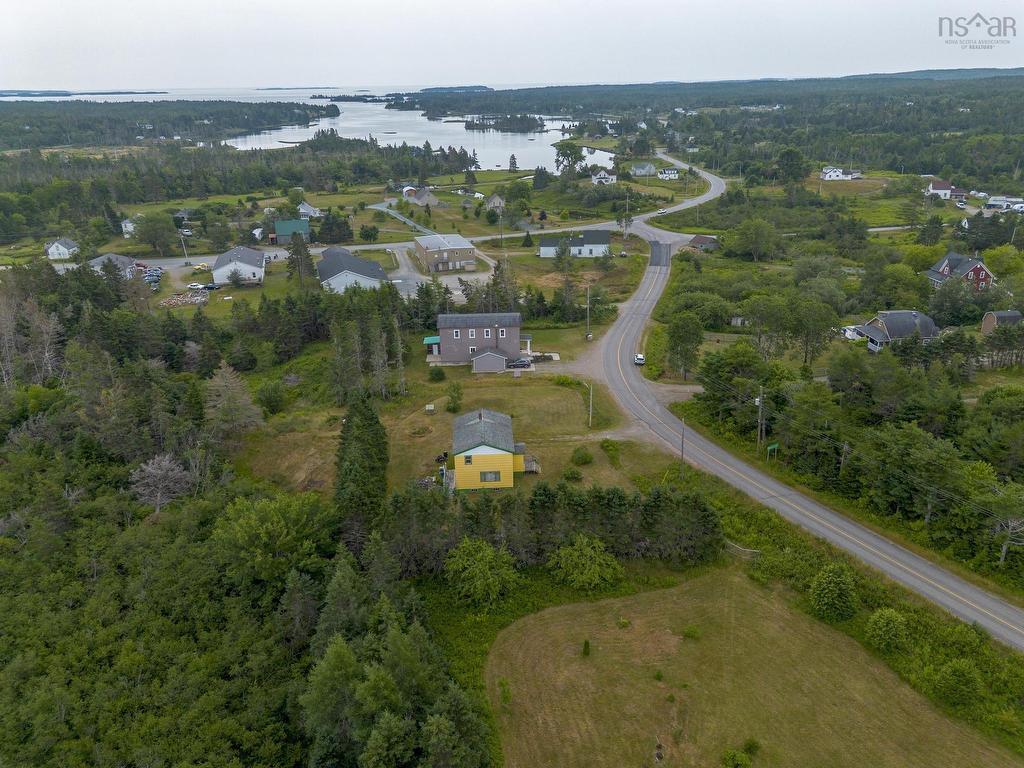 












42 Moser River North Road

,
Moser River,




NS
B0J 2K0

