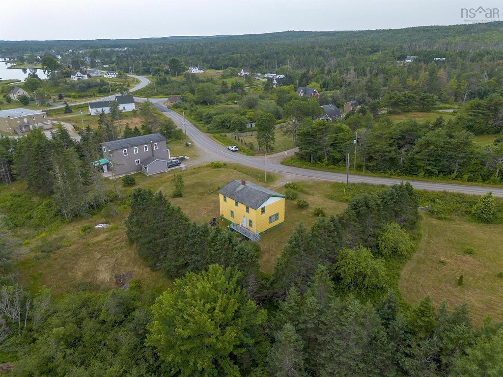












42 Moser River North Road

,
Moser River,




NS
B0J 2K0


