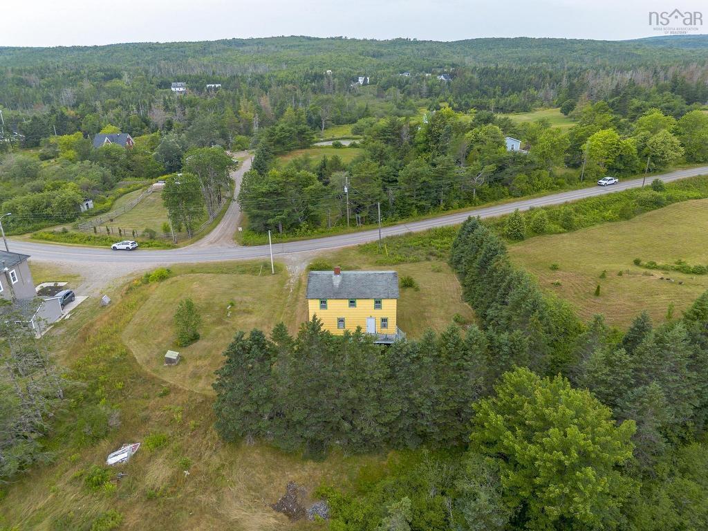 












42 Moser River North Road

,
Moser River,




NS
B0J 2K0

