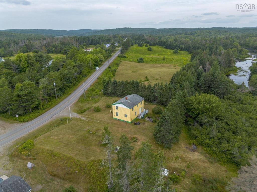 












42 Moser River North Road

,
Moser River,




NS
B0J 2K0

