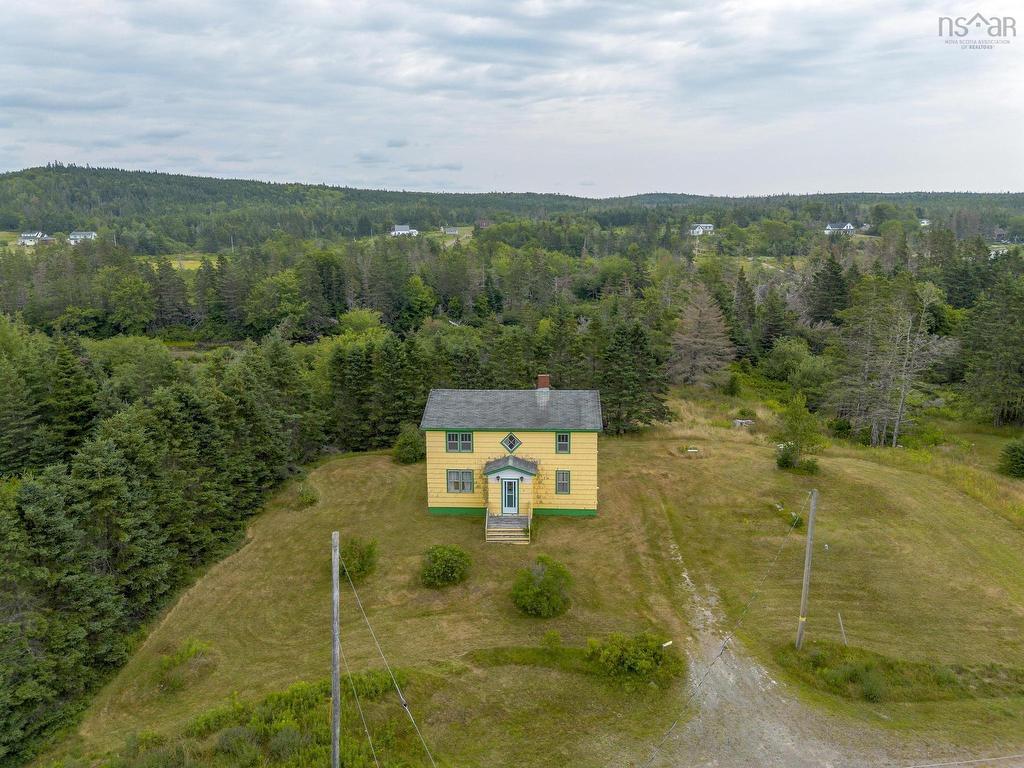 












42 Moser River North Road

,
Moser River,




NS
B0J 2K0

