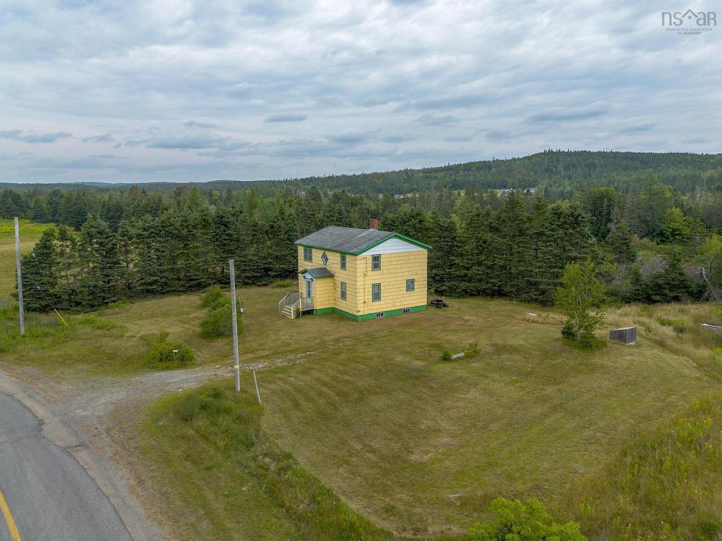 












42 Moser River North Road

,
Moser River,




NS
B0J 2K0

