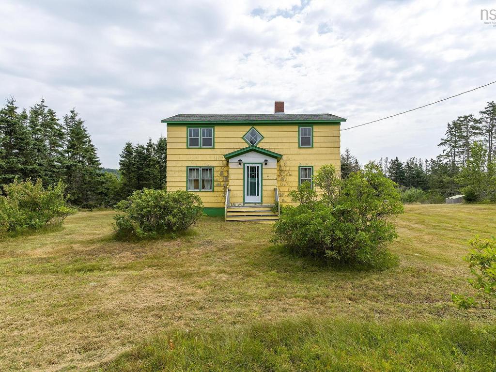 












42 Moser River North Road

,
Moser River,




NS
B0J 2K0

