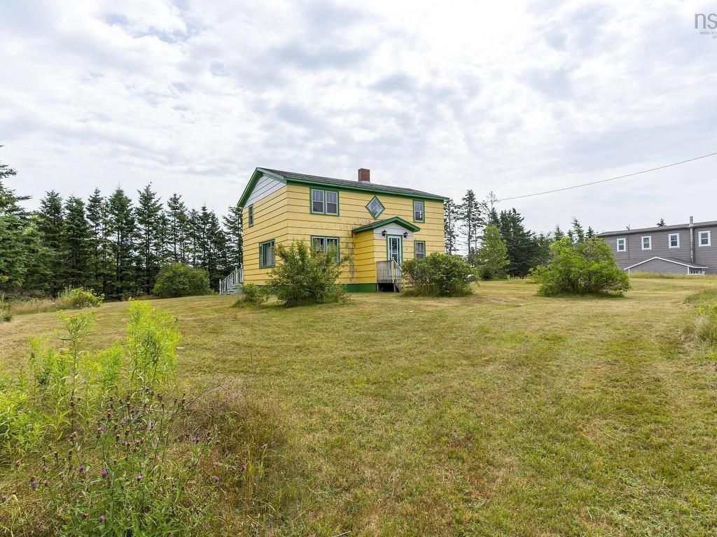 












42 Moser River North Road

,
Moser River,




NS
B0J 2K0


