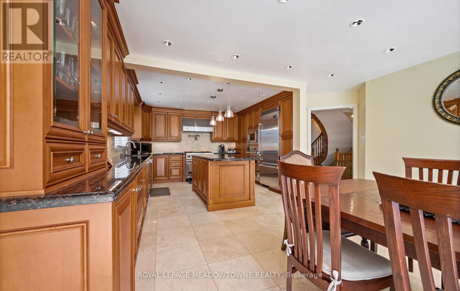 












36 SHADYWOOD ROAD

,
Brampton,




Ontario
L6Z4M1


