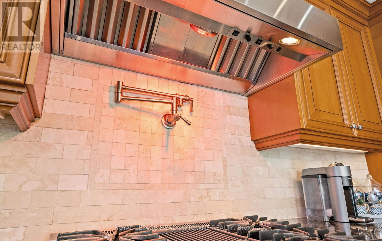 












36 SHADYWOOD ROAD

,
Brampton,




Ontario
L6Z4M1

