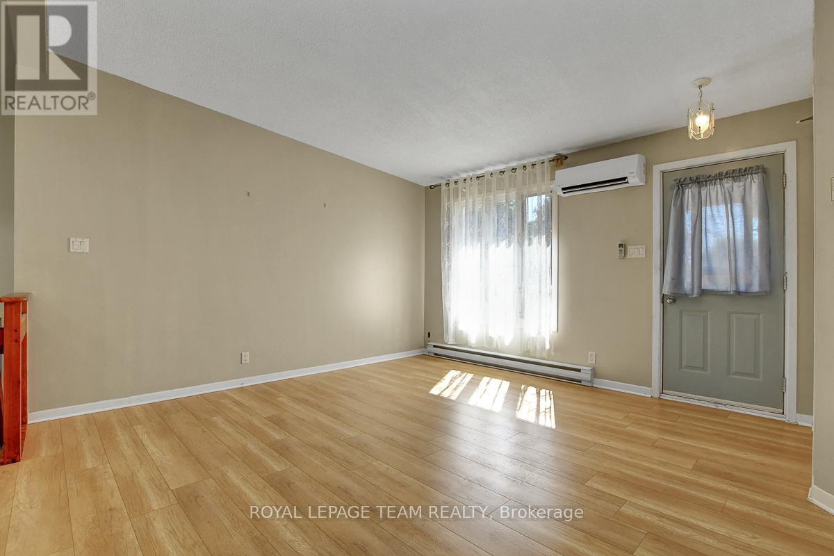 












8055 COUNTY RD. 44 ROAD

,
Edwardsburgh/Cardinal,




Ontario
K0E1X0

