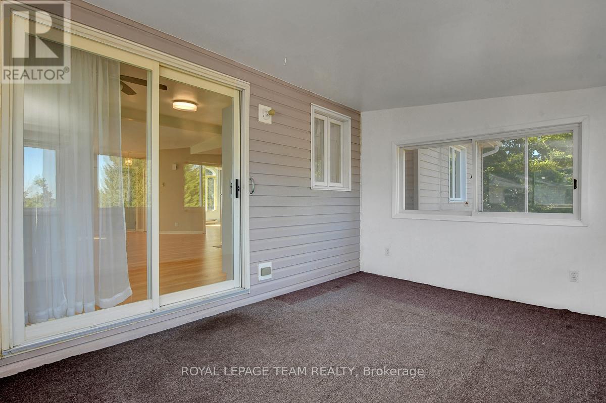 












8055 COUNTY RD. 44 ROAD

,
Edwardsburgh/Cardinal,




Ontario
K0E1X0

