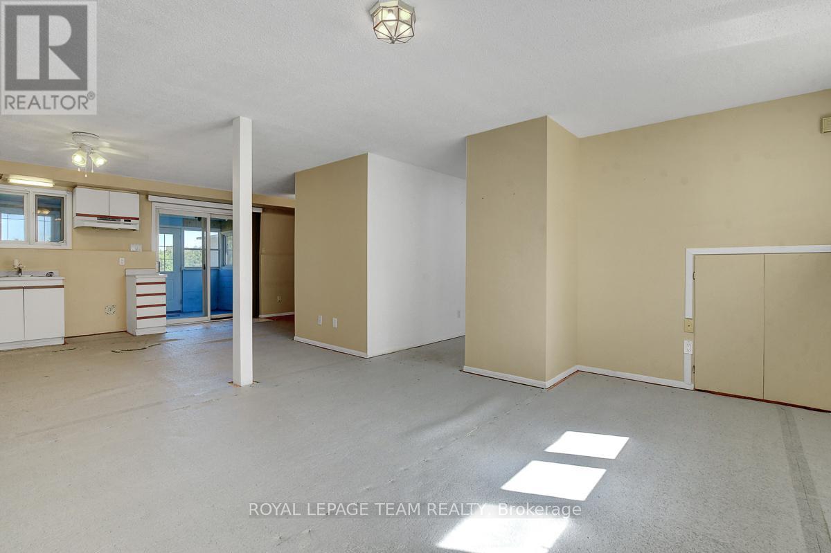 












8055 COUNTY RD. 44 ROAD

,
Edwardsburgh/Cardinal,




Ontario
K0E1X0

