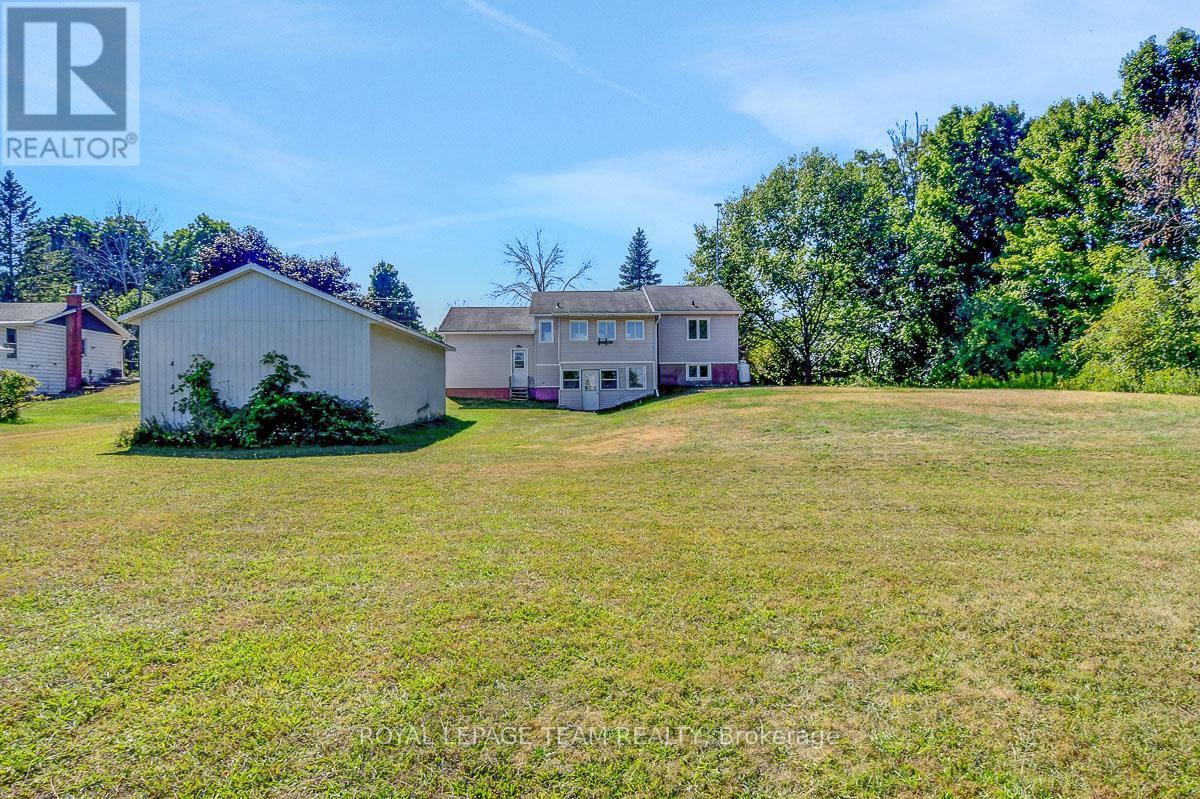 












8055 COUNTY RD. 44 ROAD

,
Edwardsburgh/Cardinal,




Ontario
K0E1X0

