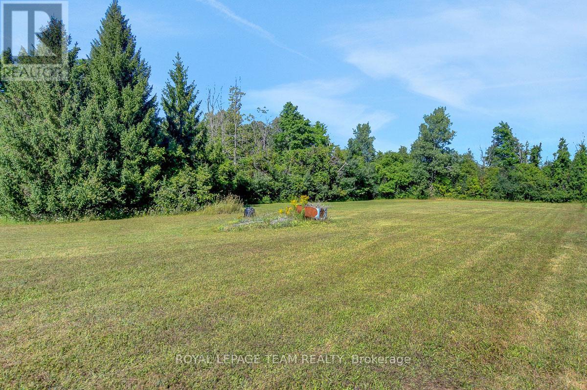 












8055 COUNTY RD. 44 ROAD

,
Edwardsburgh/Cardinal,




Ontario
K0E1X0

