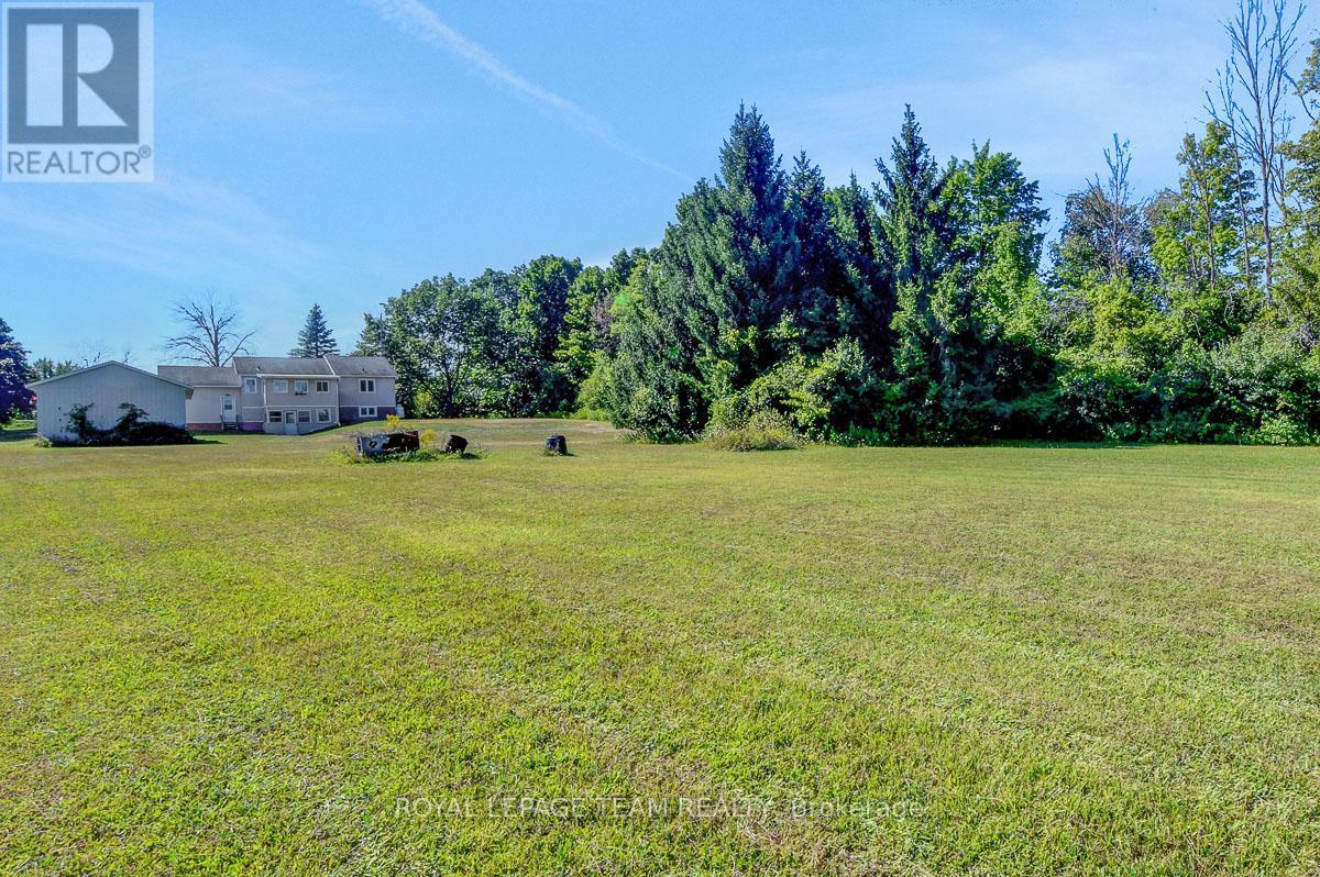 












8055 COUNTY RD. 44 ROAD

,
Edwardsburgh/Cardinal,




Ontario
K0E1X0

