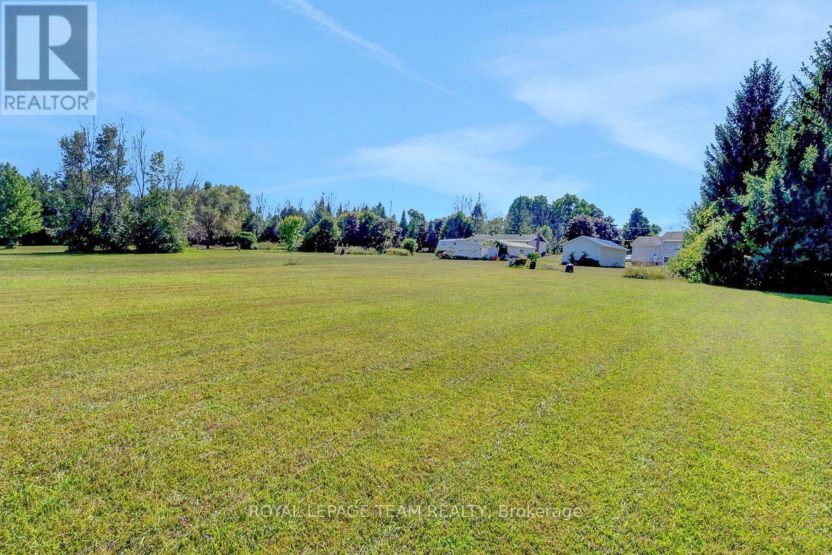 












8055 COUNTY RD. 44 ROAD

,
Edwardsburgh/Cardinal,




Ontario
K0E1X0

