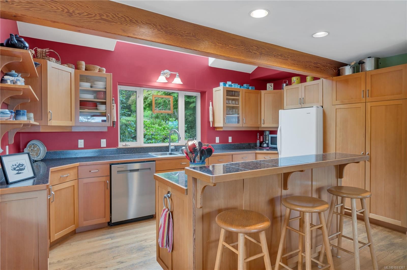 









1418


Schooner

Rd,
Quadra Island,




BC
V0P 1H0

