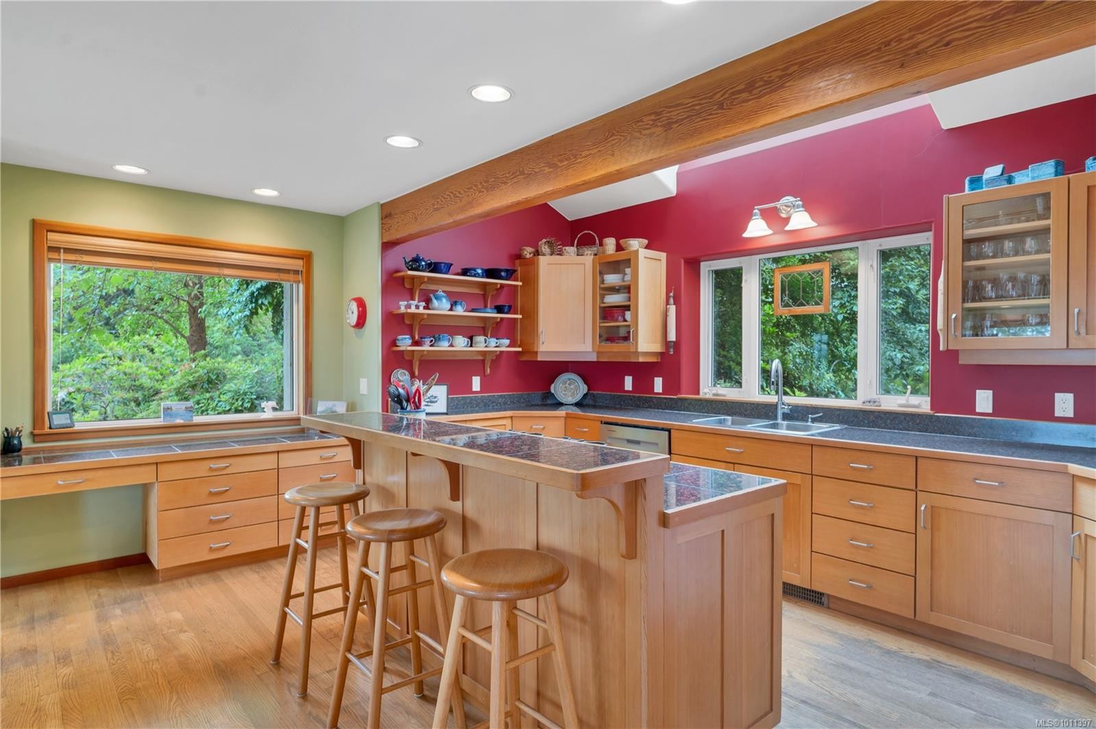









1418


Schooner

Rd,
Quadra Island,




BC
V0P 1H0

